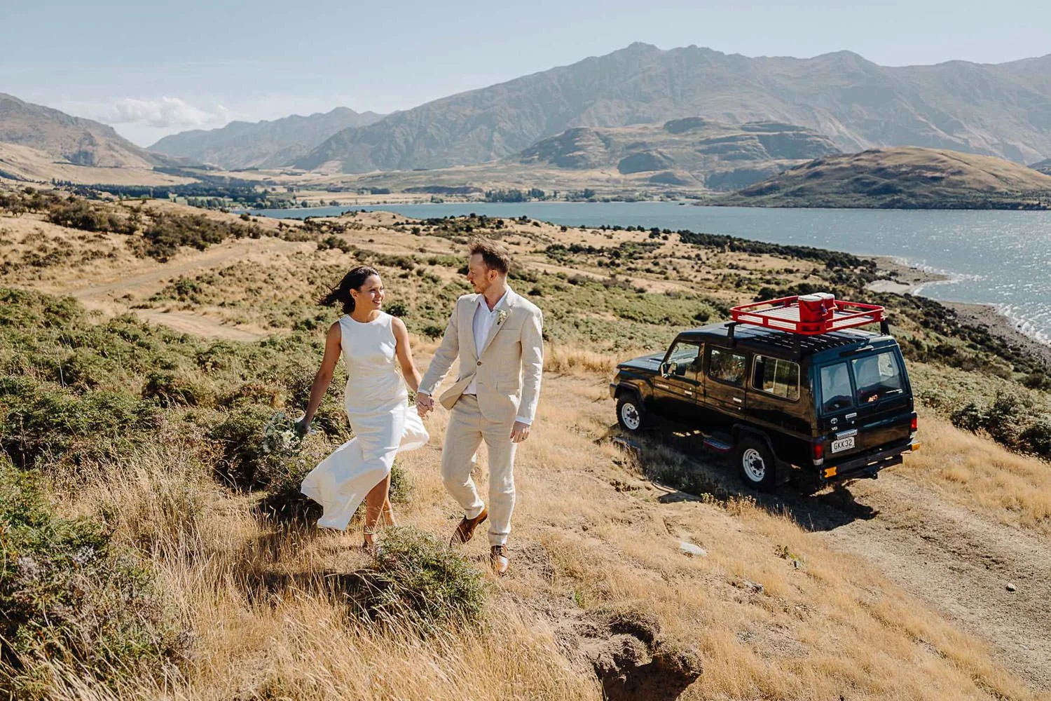 4WD adventure elopement near Wānaka. 