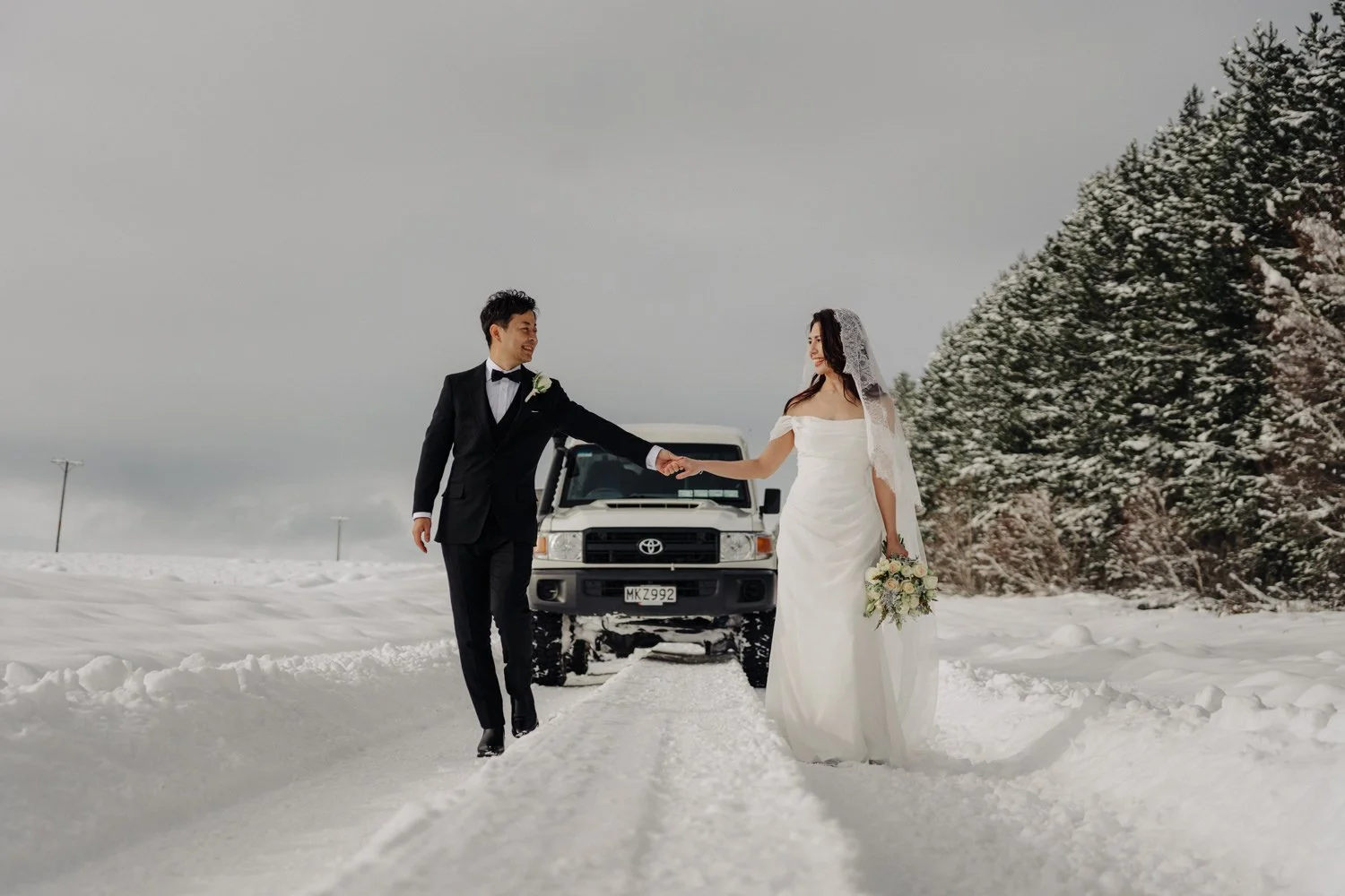 Snowy 4WD elopement near Tekapo. 